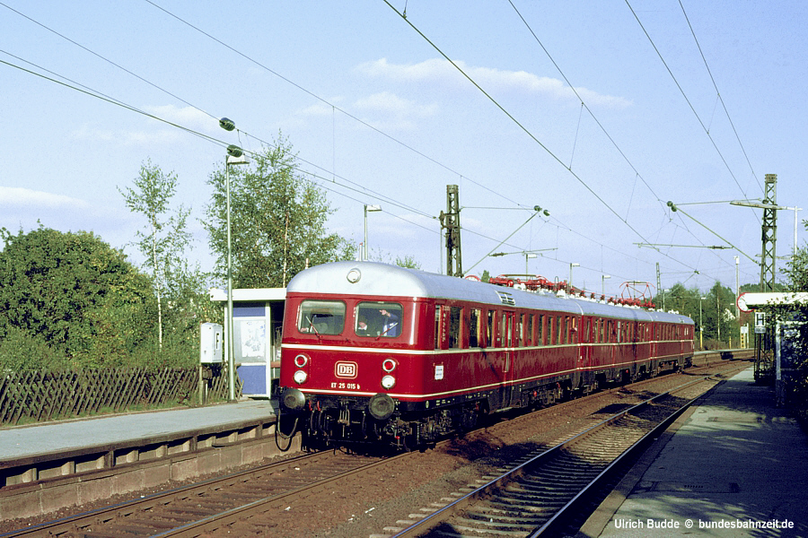 http://www.bundesbahnzeit.de/dso/Bochum 85, Jub Zuege/b25-ET25_015b.jpg